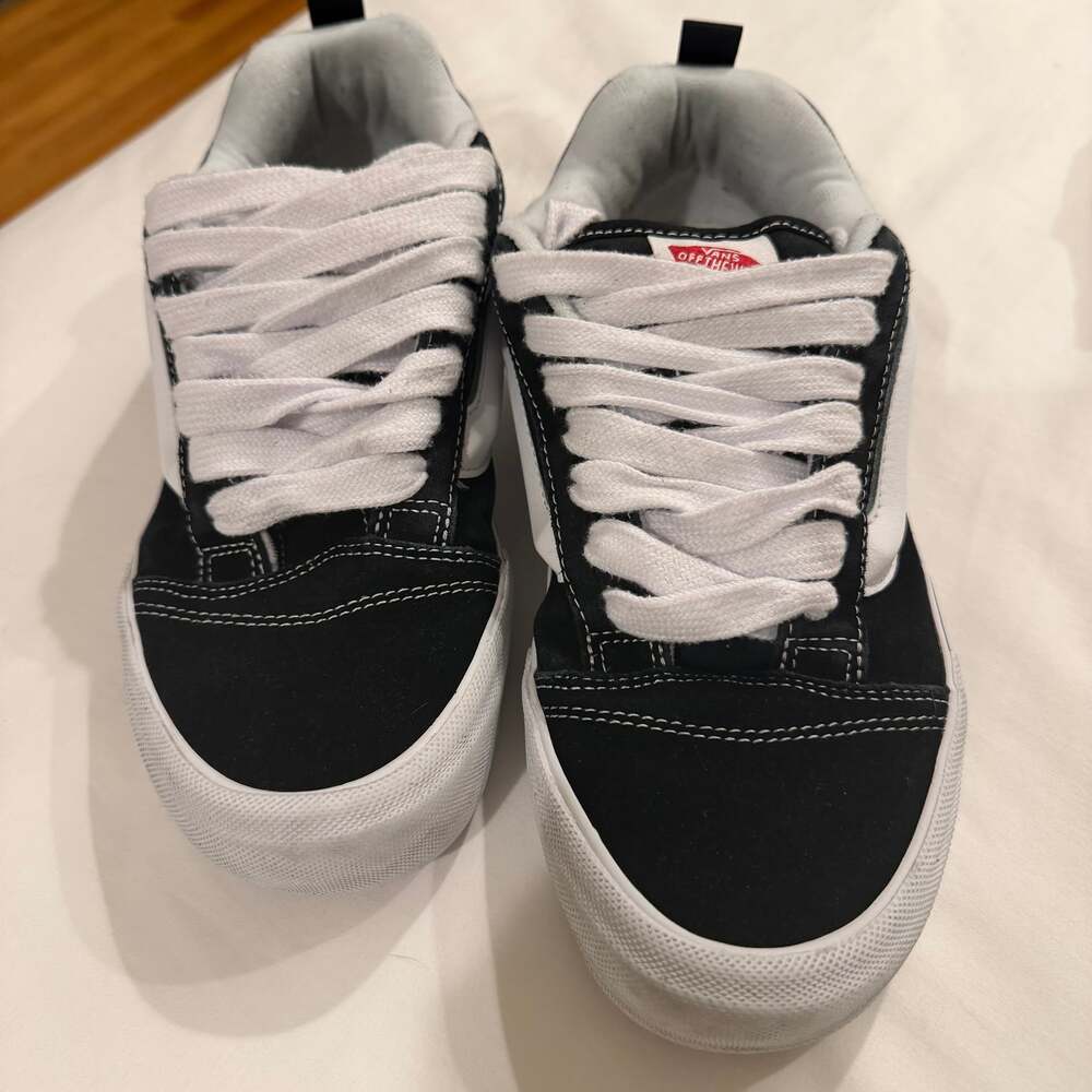 Vans Knu Skool Suede Skate Shoes Black / True White - Men’s SZ 9